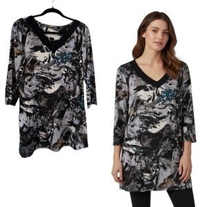 Monochrome Abstract V-Neck Tunic